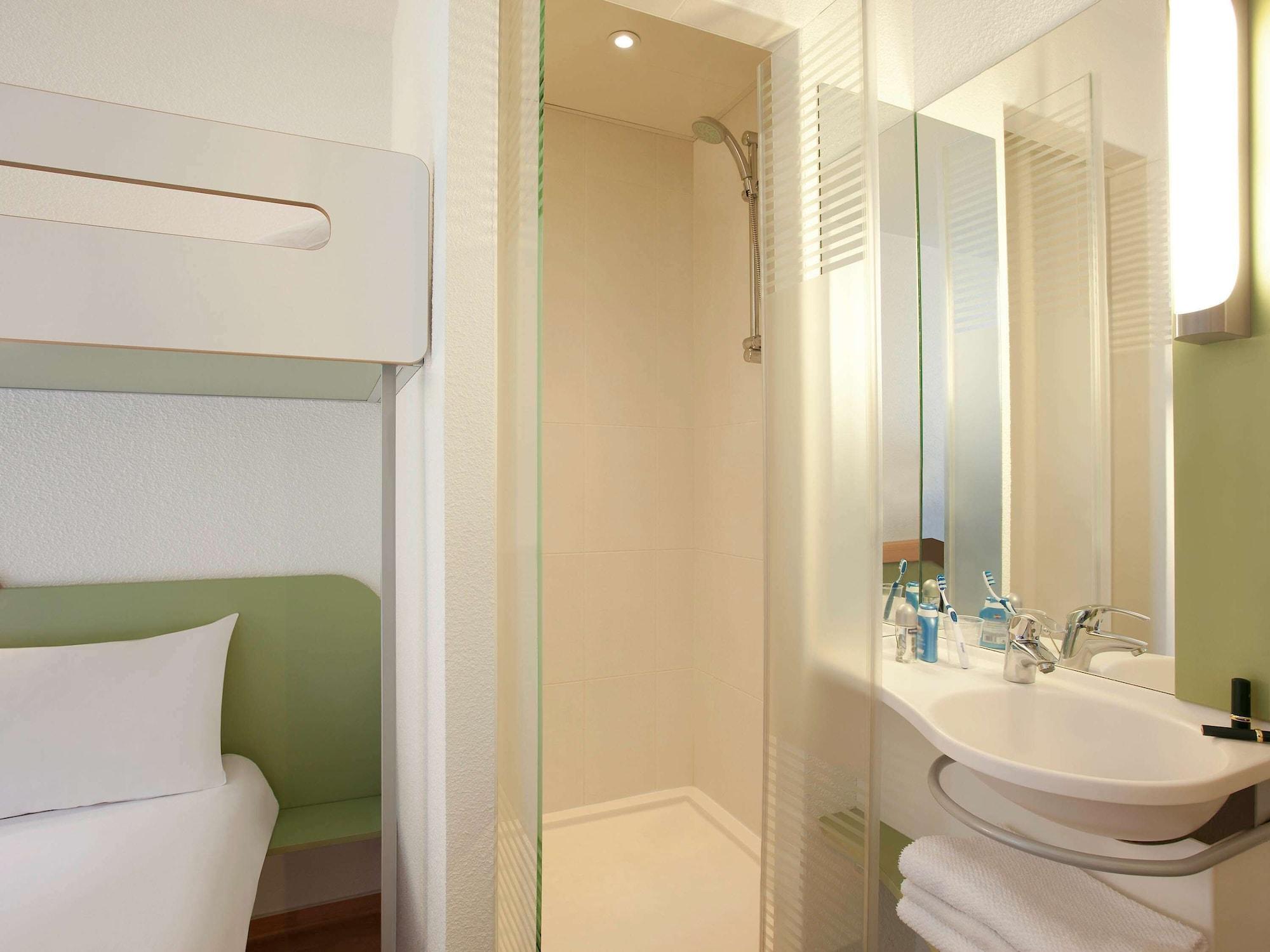 Ibis Budget Tours Nord Экстерьер фото