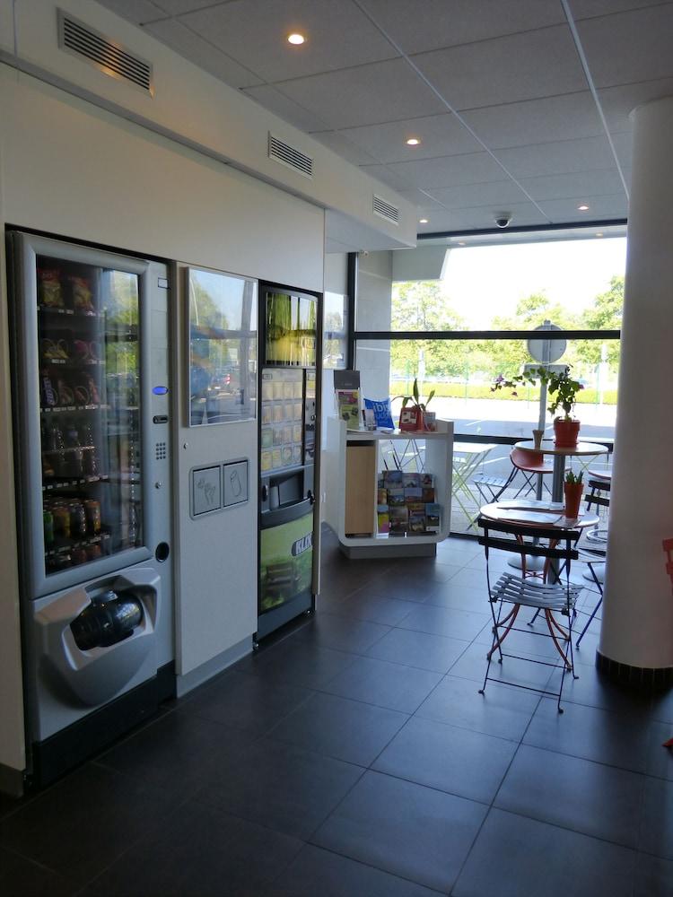 Ibis Budget Tours Nord Экстерьер фото