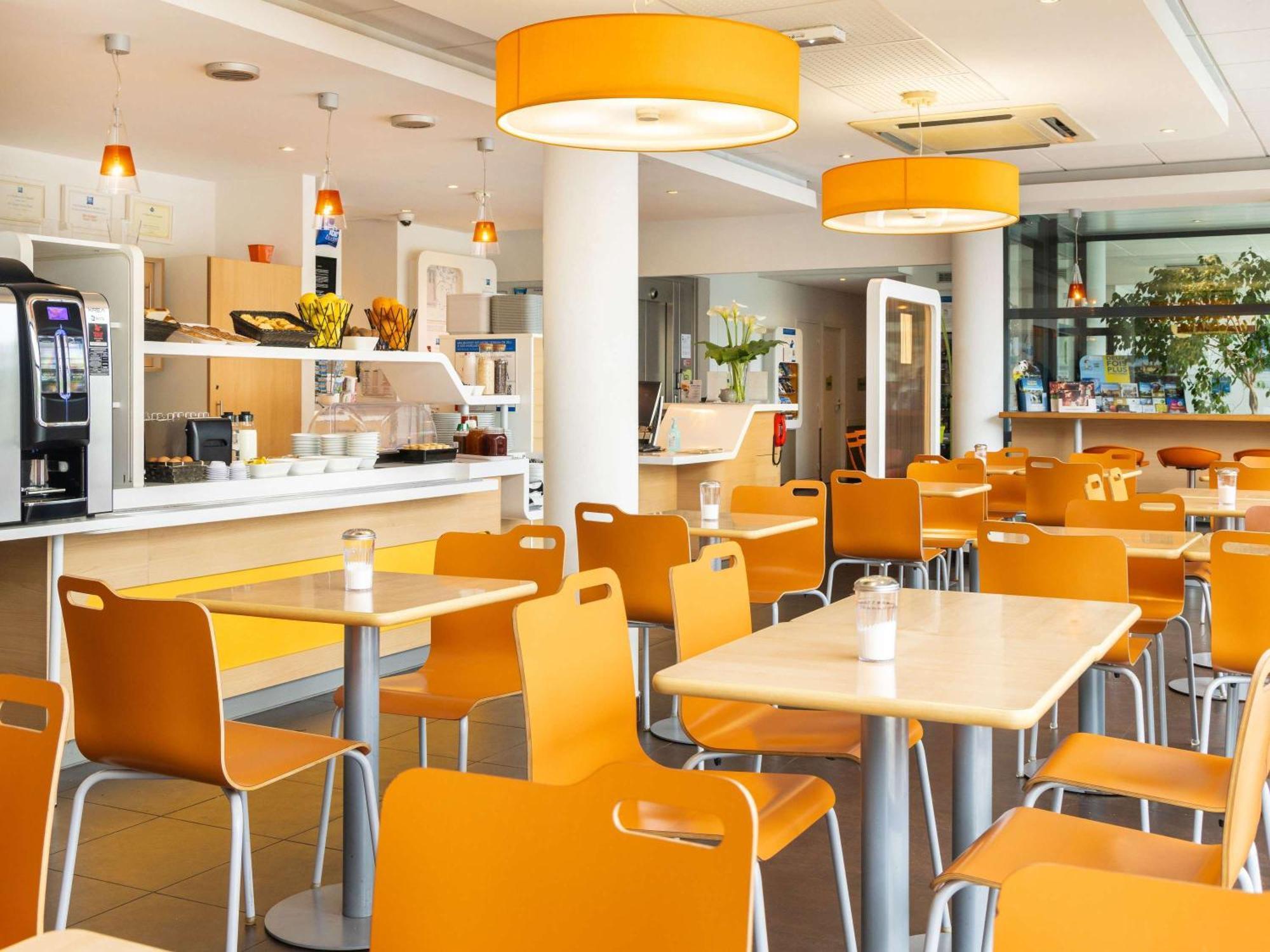 Ibis Budget Tours Nord Экстерьер фото