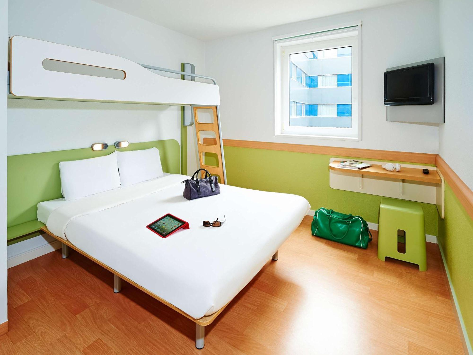 Ibis Budget Tours Nord Экстерьер фото