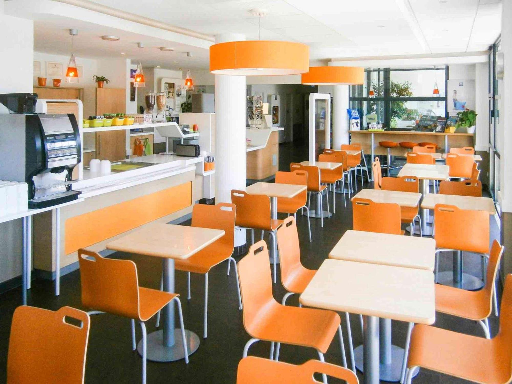 Ibis Budget Tours Nord Экстерьер фото